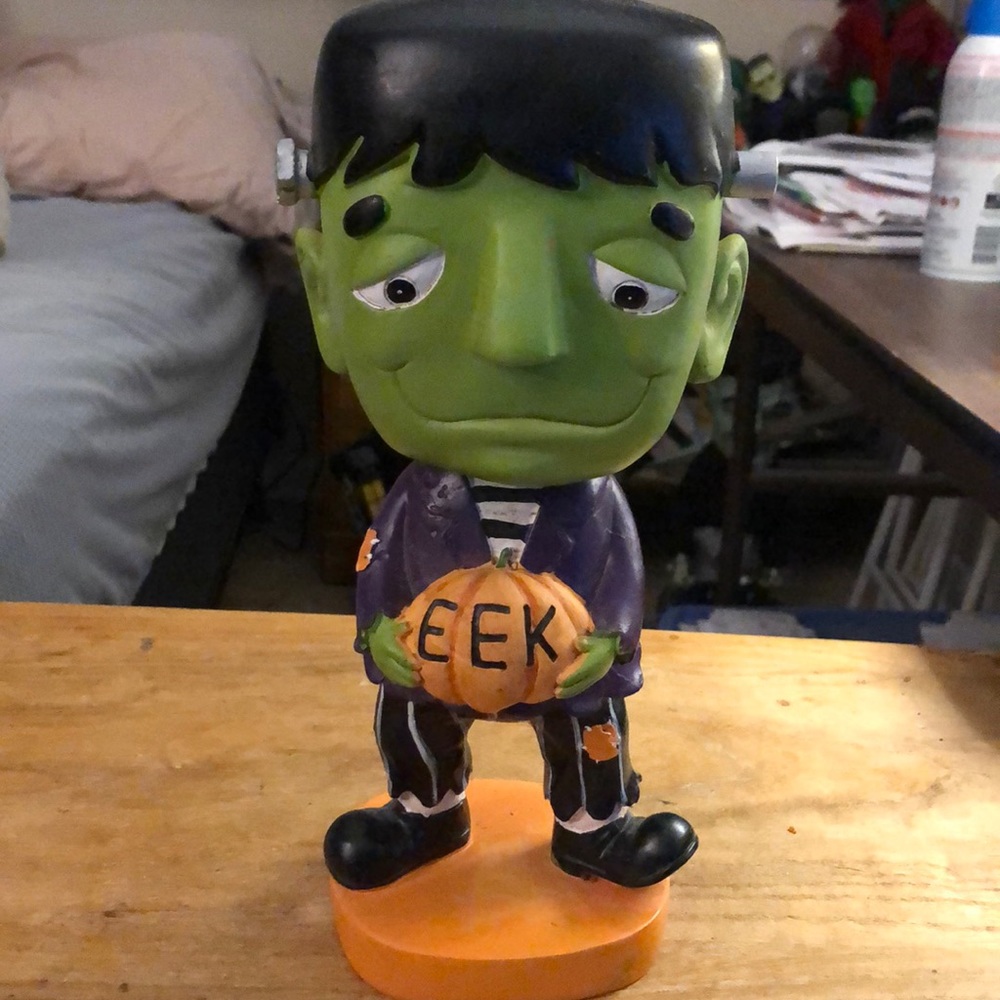 Frankenstein Halloween decor 5x10
